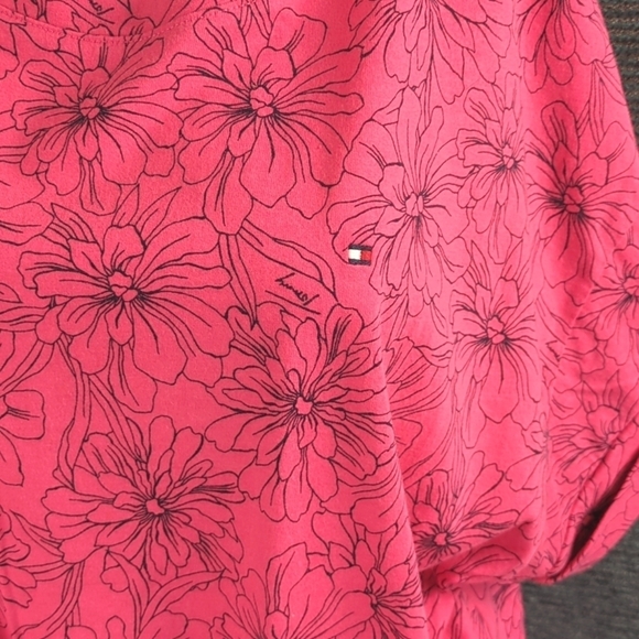 Kitty Rescue! Tommy Hilfiger Floral Tie Front Tee - Picture 3 of 7